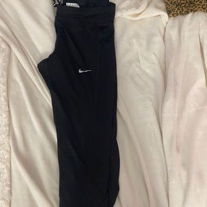 Nike capri